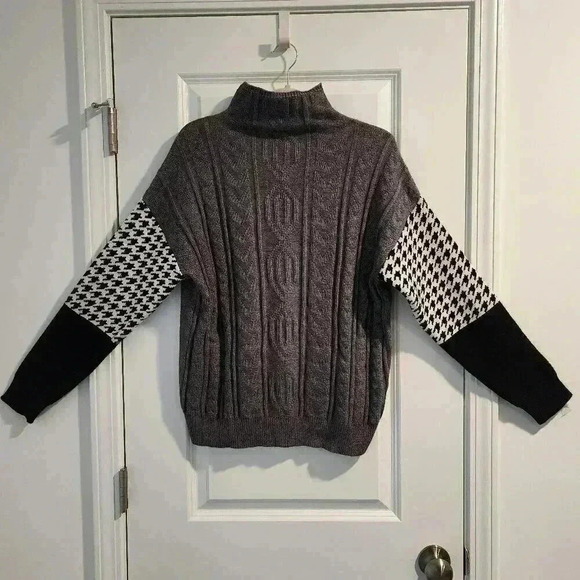 NWT Entro mock-turtle neck sweater - medium - Picture 1 of 6